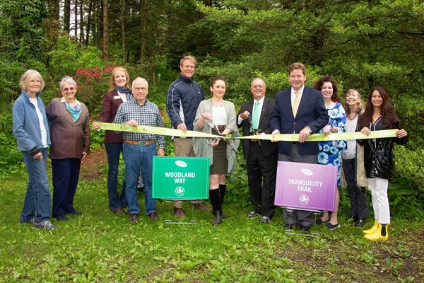 CDPHP cut the ribbon on two brand-new health and wellness trails at beautiful Pine Hollow Arboretum. 