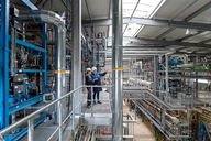 Groupe d’employés dans l’usine d’APK AG à Mersebourg, en Allemagne, faisant désormais partie de LyondellBasell.