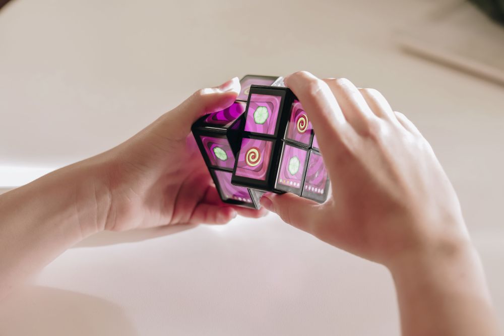 Rubik’s® WOWCube® in game mode