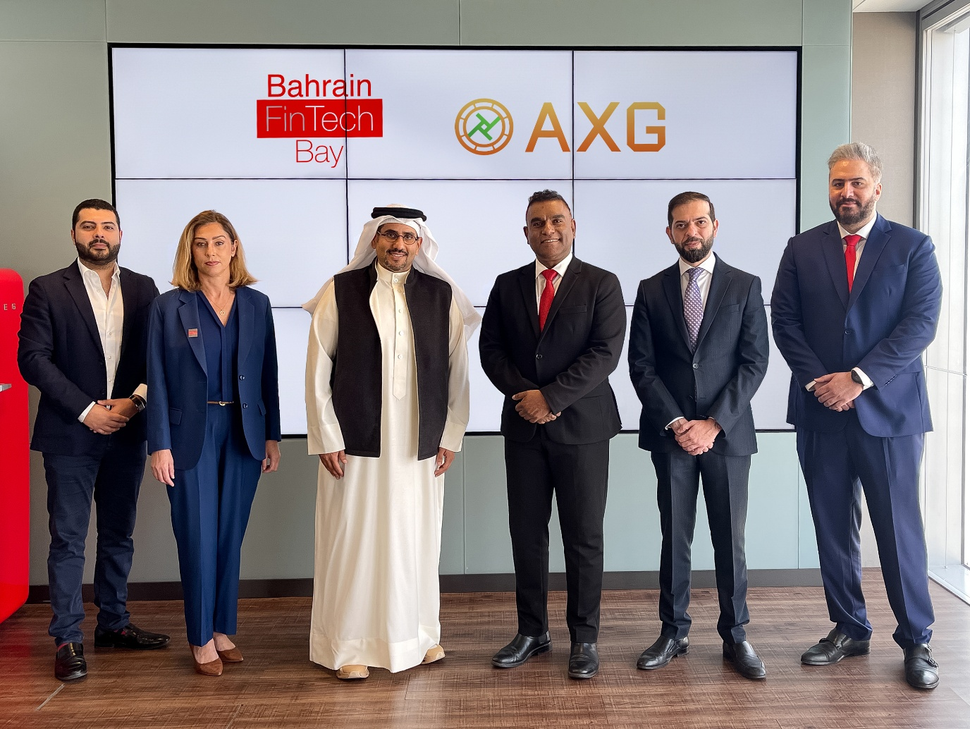 Group Photo of representatives of Bahrain Fintech Bay and AlloyX Limited