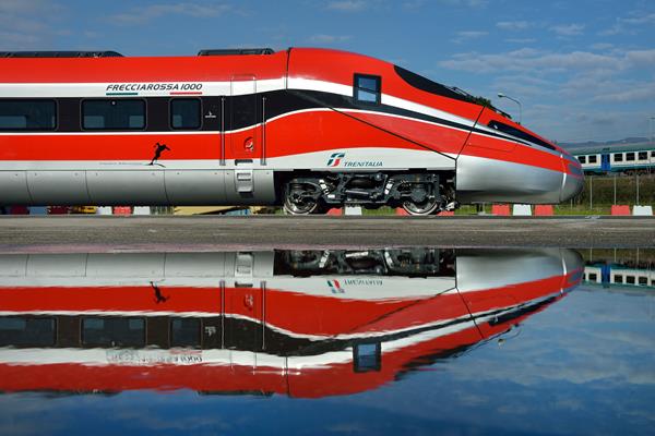 Hitachi and Bombardier will supply 14 vey high-speed Frecciarossa 1000 trains to Italy 1