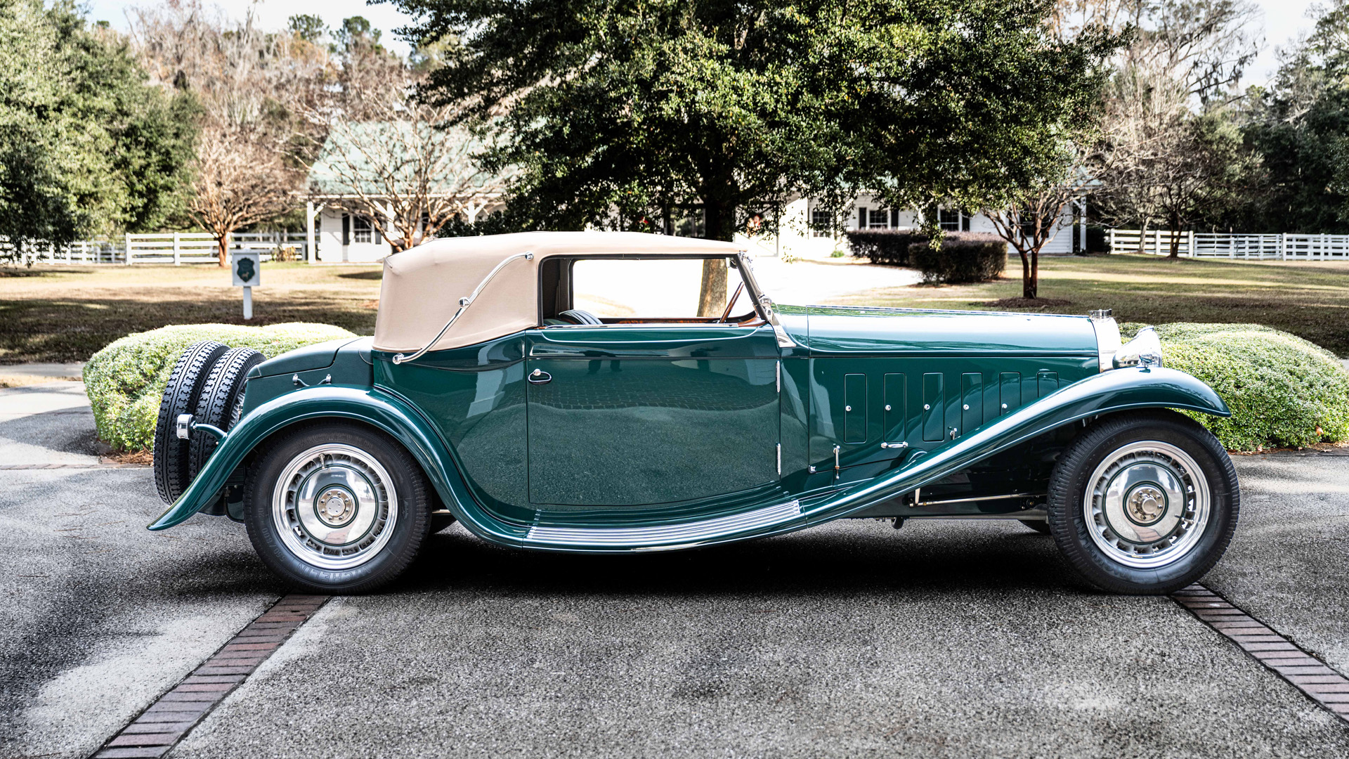 1929 Bugatti T49 Cabriolet 