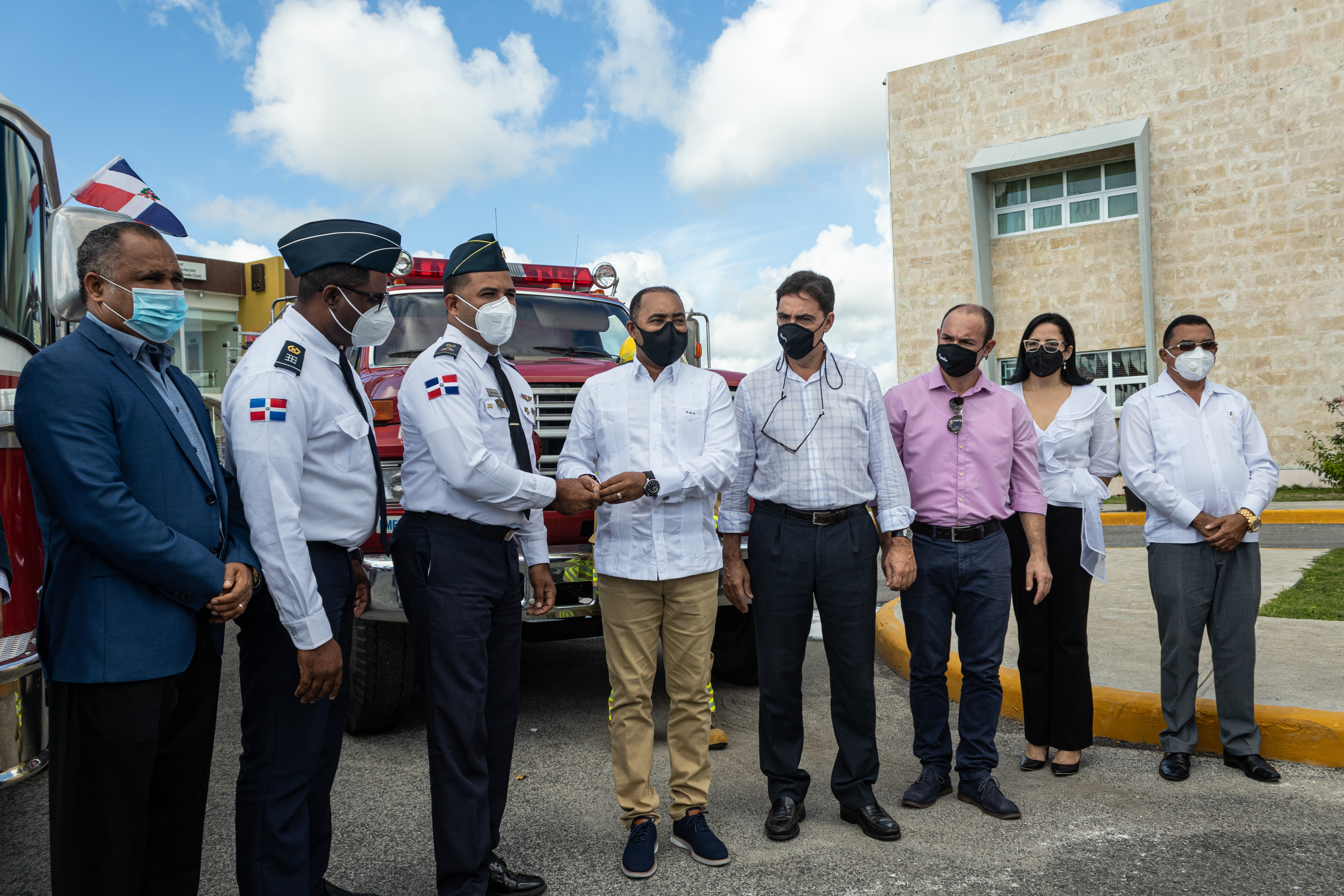 Ceremonia de donación de camiones de bomberos