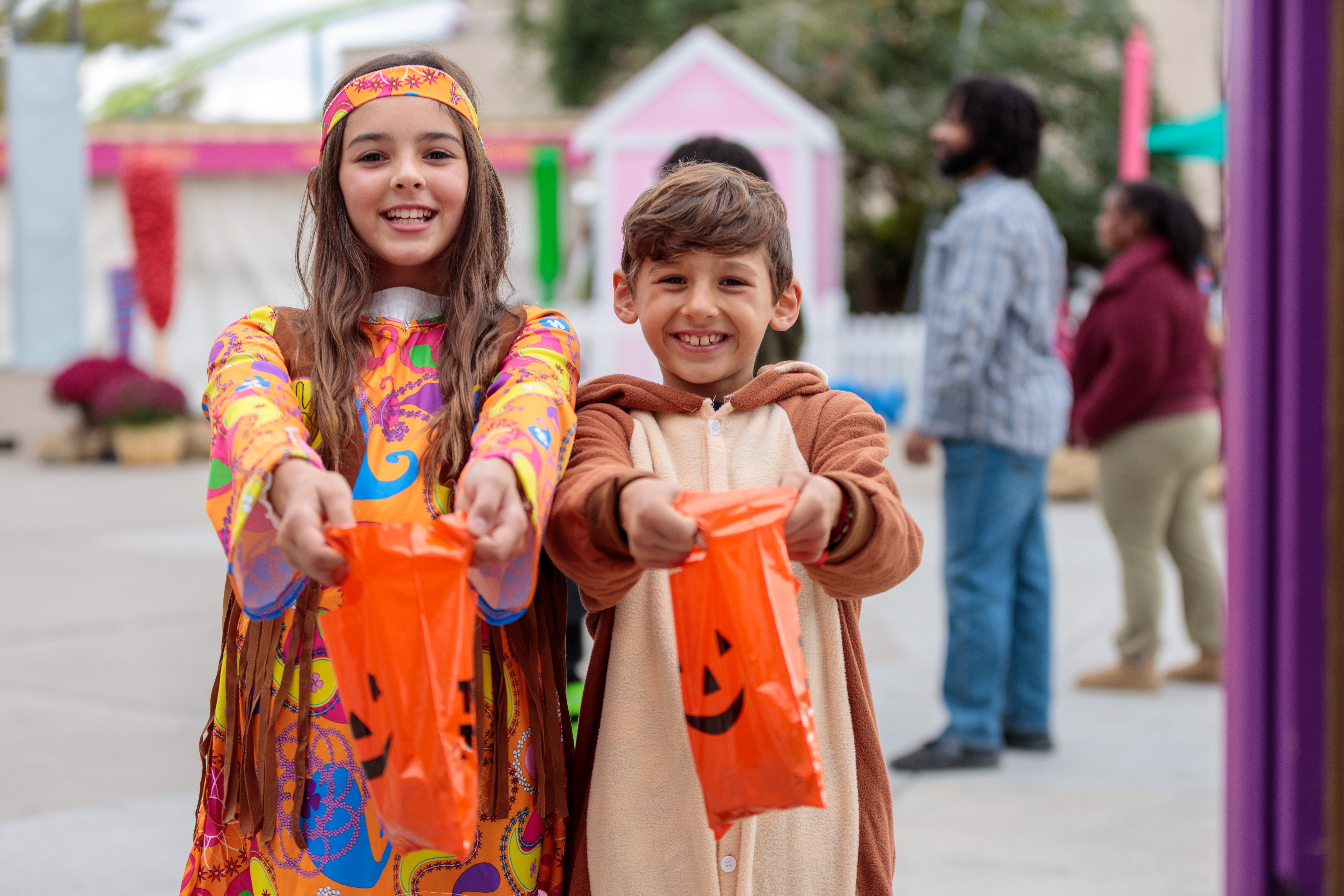 Prepare for an all-new family-friendly Halloween event at Carowinds. Tricks and Treats runs from Sept. 14 to Oct. 27, from noon to 6:00 p.m. on Saturdays and Sundays, offering a selection of family-friendly Halloween fun.