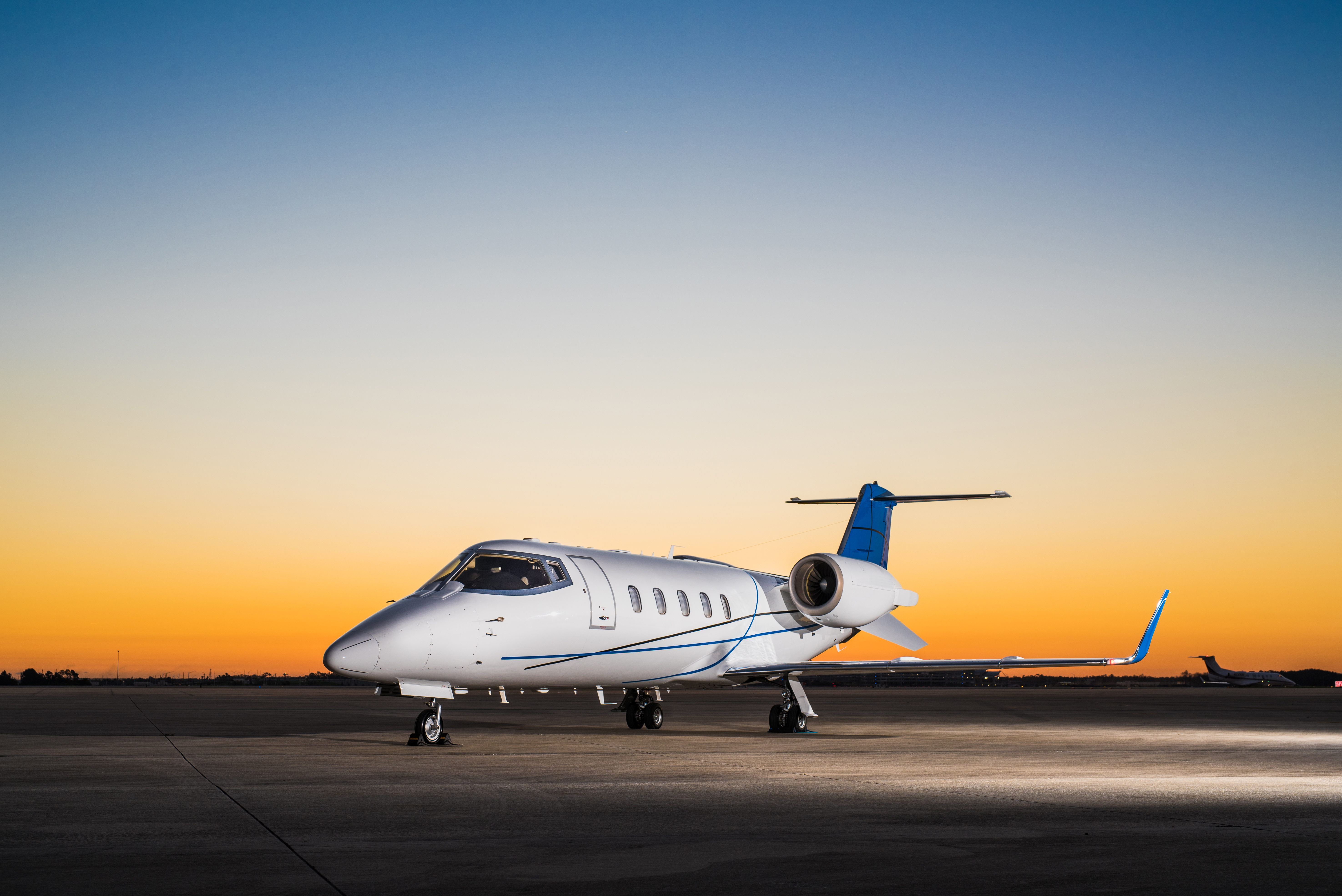 Lear 60 Exterior