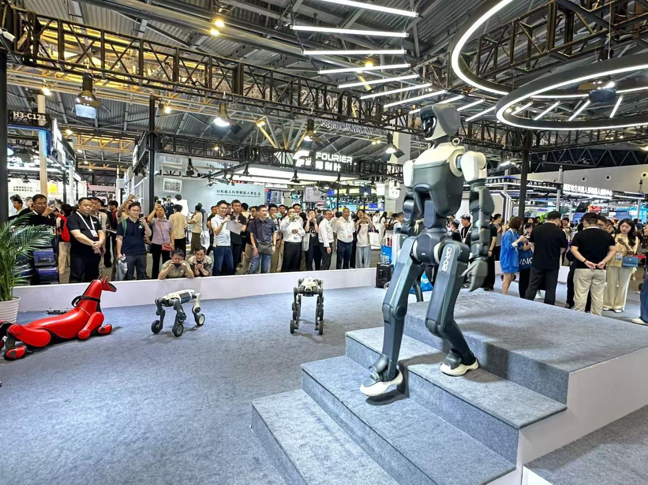 DEEP Robotics Makes a Major Appearance at WAIC 2026 - 3