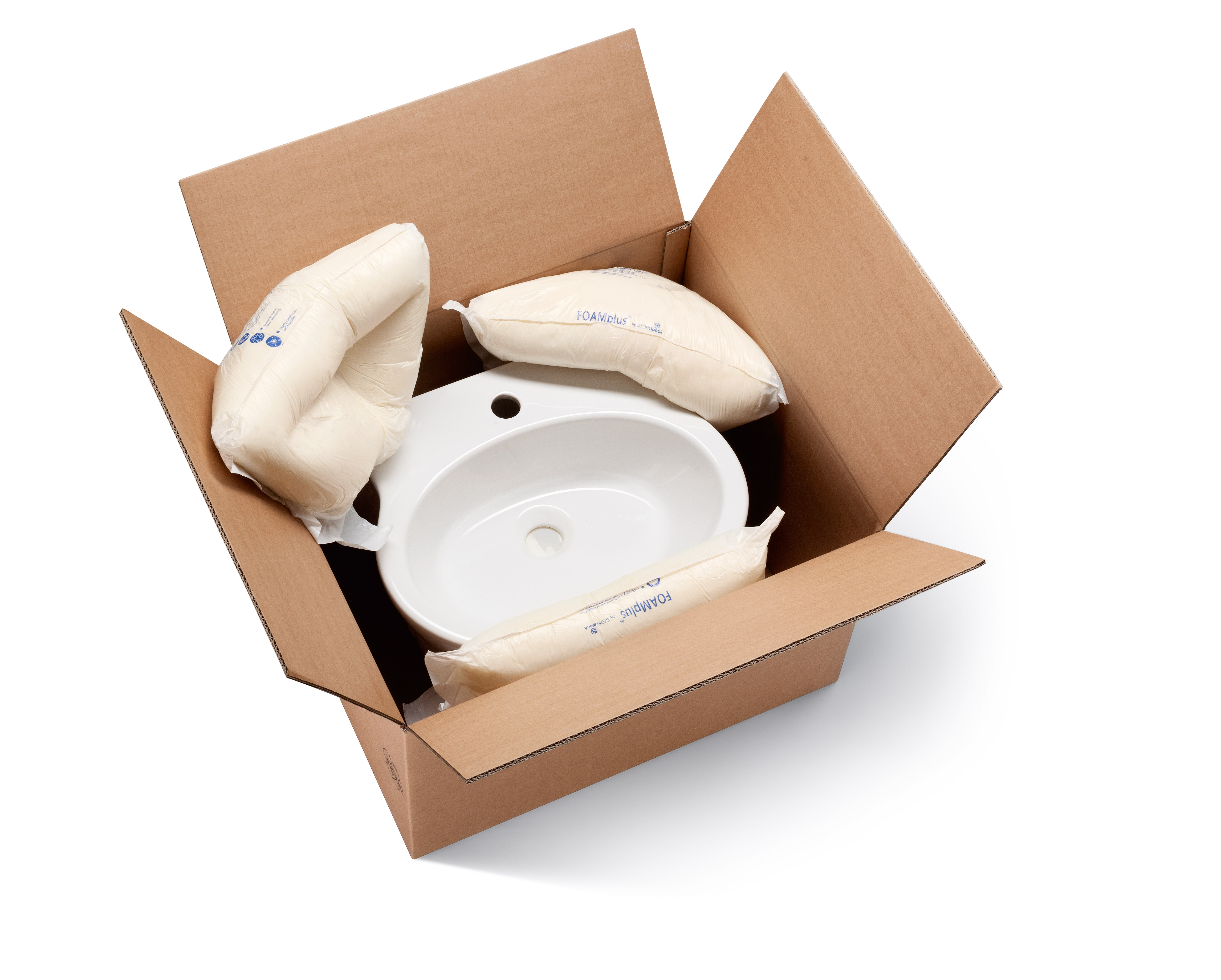 FOAMplus® foam packaging is especially light, takes on the exact shape of the shipped goods, and reliably absorbs knocks. Image: Storopack