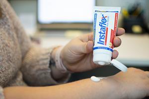 An advantage of using a topical pain relief cream is that you can apply the cream more frequently than you can take an oral pain relief medication. Instaflex by Healthy Directions can be applied directly on the affected joints or muscles, providing a first-line, instant pain defense for the body.