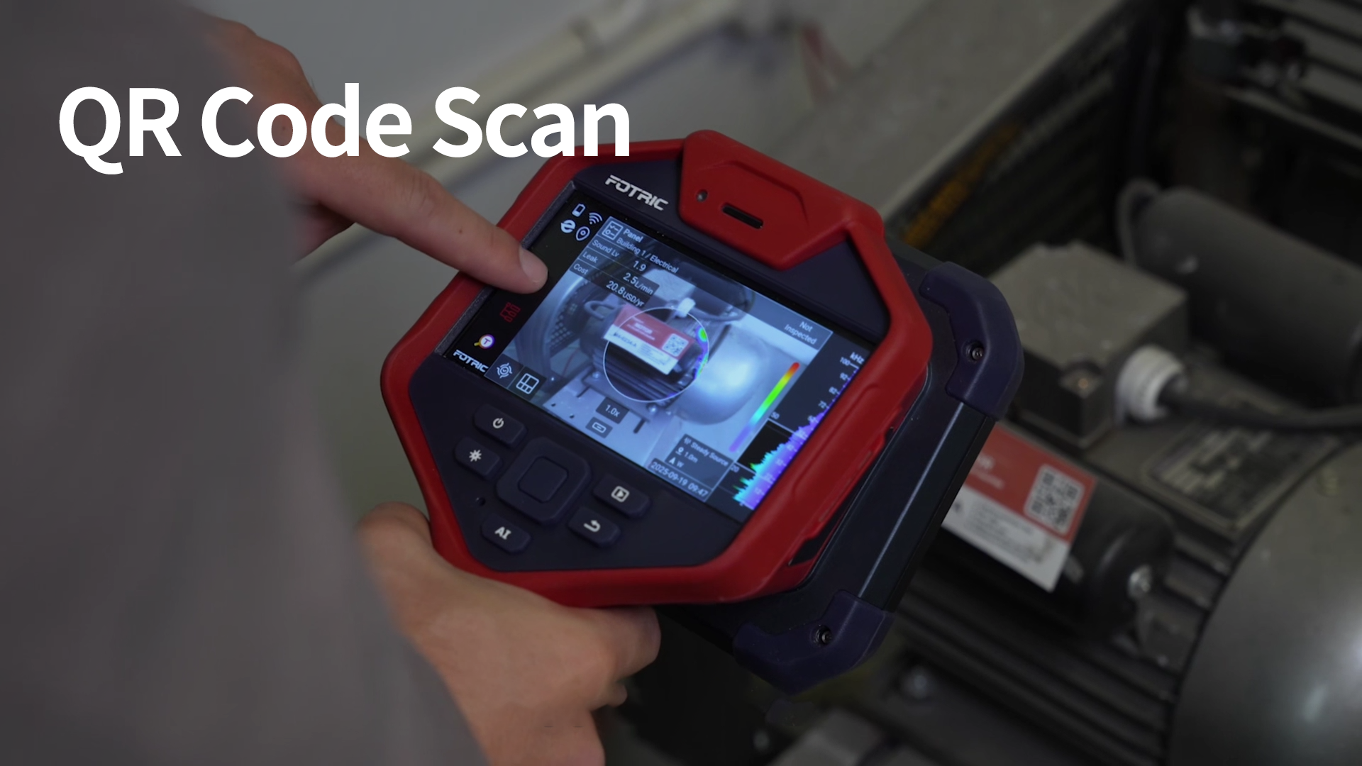 Technician using FOTRIC NaviPdM®  Venus to scan QR code and register acoustic inspection data efficiently.