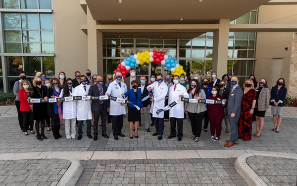 Representatives from Florida Cancer Specialists, HCA Healthcare, UCF and Sarah Cannon Research Institute celebrate the opening of the FCS Lake Nona Cancer Center.