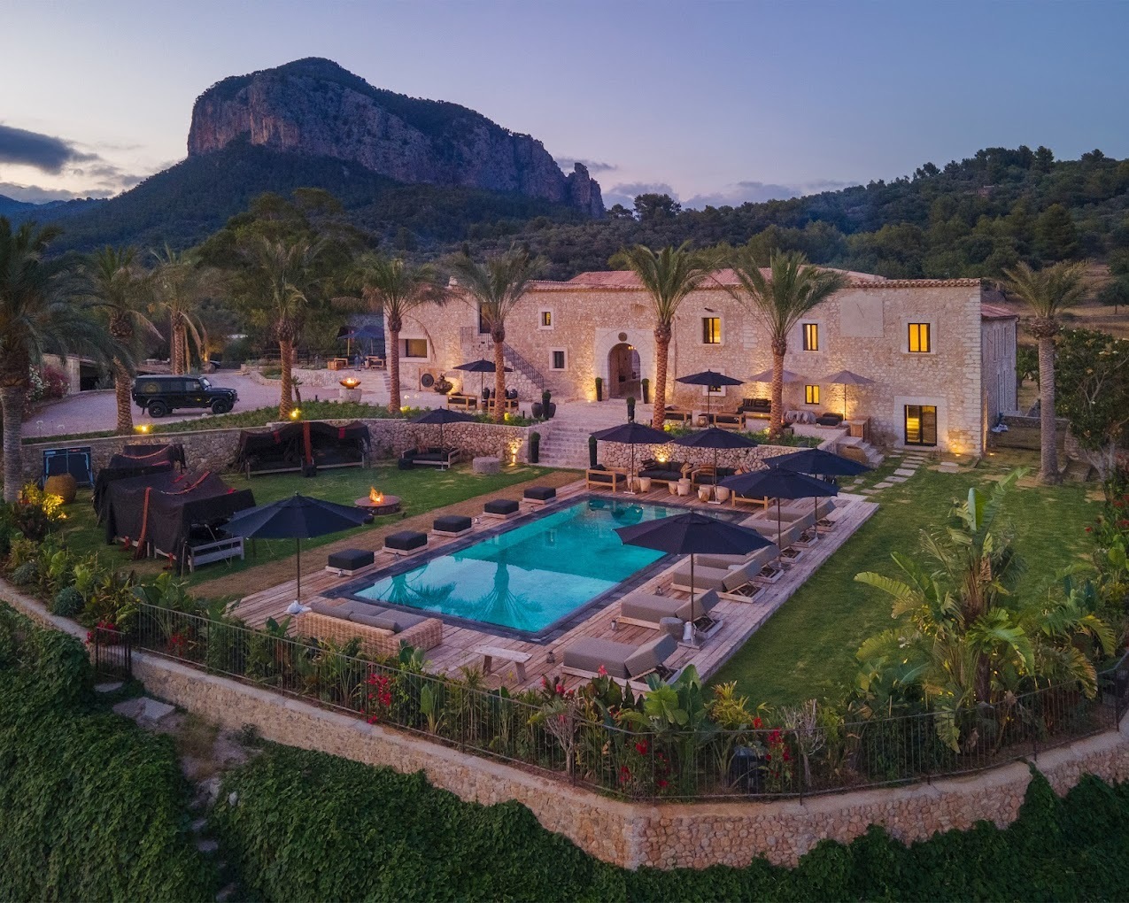 Insider Villas provides luxurious villas for rent in top holiday destinations.