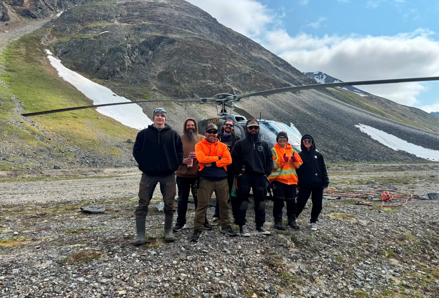 GoldHaven geological team Scott Geophysics, and Capital Helicopters personnel following completion of the 2026 IP survey at the Three Guardsmen Project. 