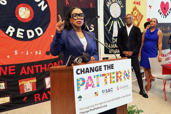 Emmy-Award winning actress Sheryl Lee Ralph joined together with Mississippi HIV/AIDS community leaders and advocates to launch the first major Southern display of the AIDS Memorial Quilt