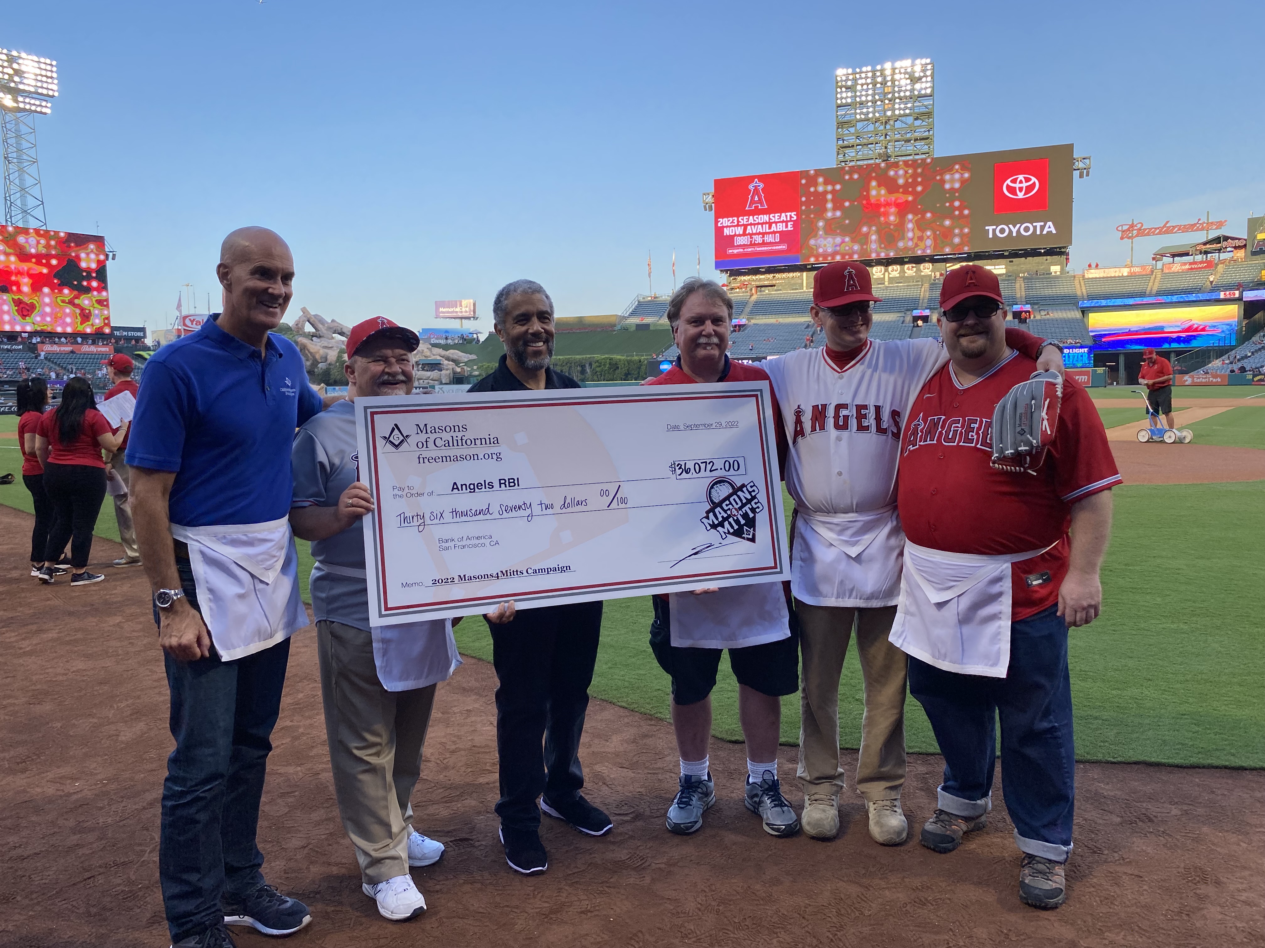 Masons4Mitts Angels Night