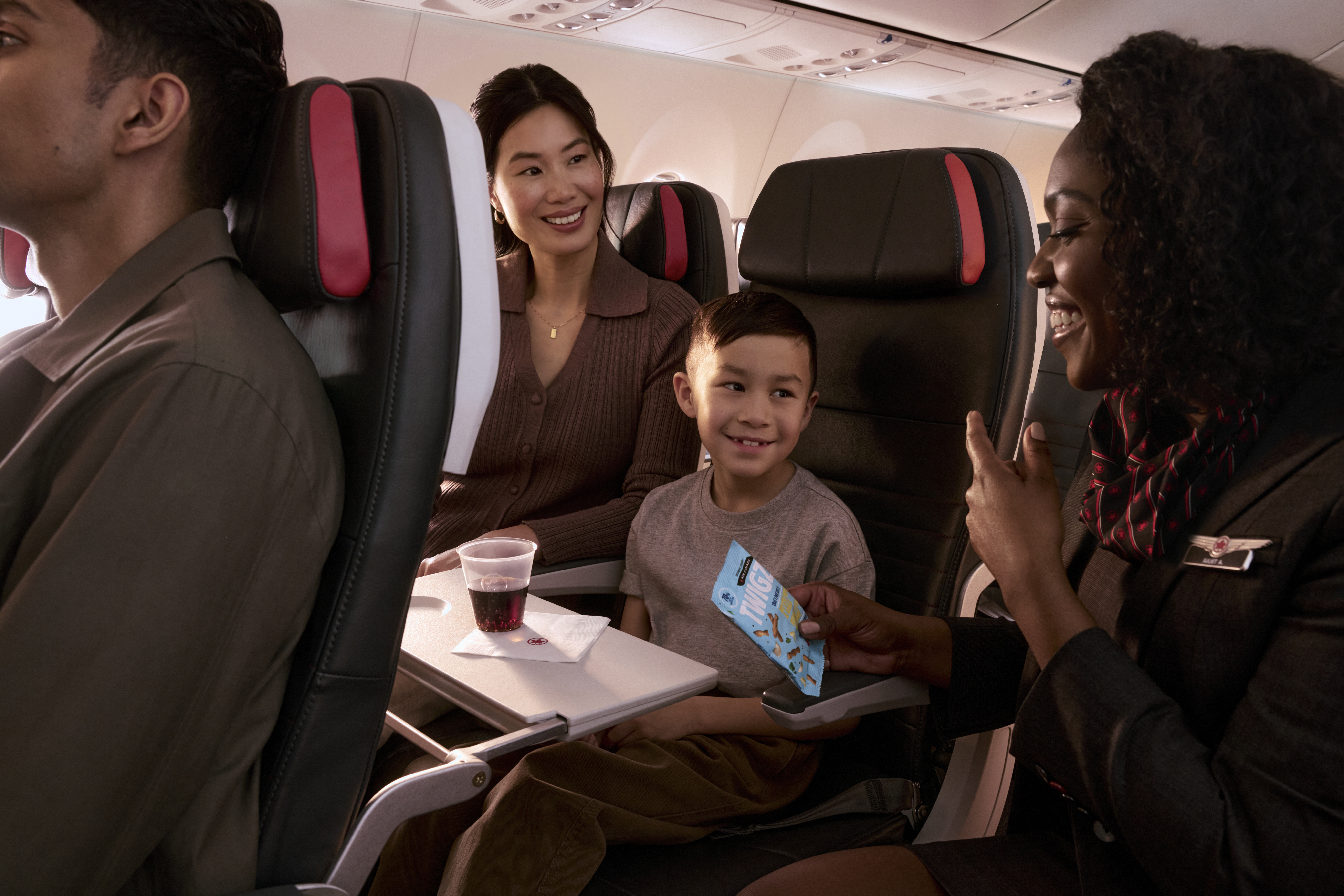 Air Canada kicks off summer travels by celebrating the very best of Canada 