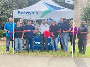 Fastwyre Broadband continues its rapid expansion with its latest launch in Oakdale, La. In Louisiana, it continues its commitment to operate in communities that are unserved or underserviced with broadband technology. It recently provided service in Westlake, La., and will bring service to DeRidder and Leesville, La. Commemorating its high-quality, high-speed broadband service in Oakdale, Fastwyre Chief Financial Officer Keith Soldan (third from left) joins Oakdale Mayor Gene Paul in cutting the ceremonial ribbon on March 16, 2023.