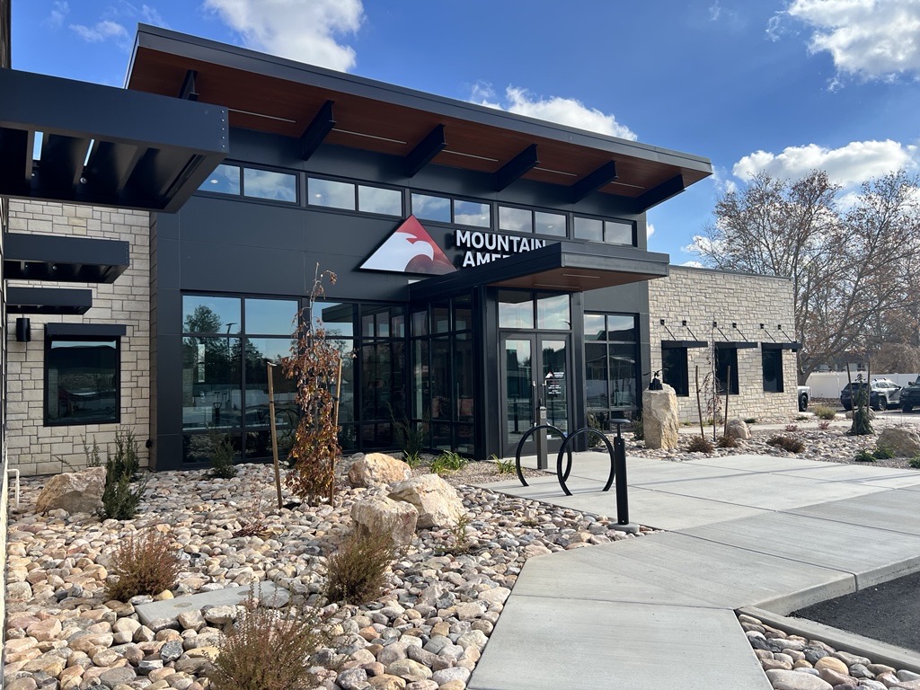 Mountain America Enhances Member Experience    with New Rose Park Branch