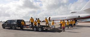 VMs unload private plane at Freeport Bahamas(1)