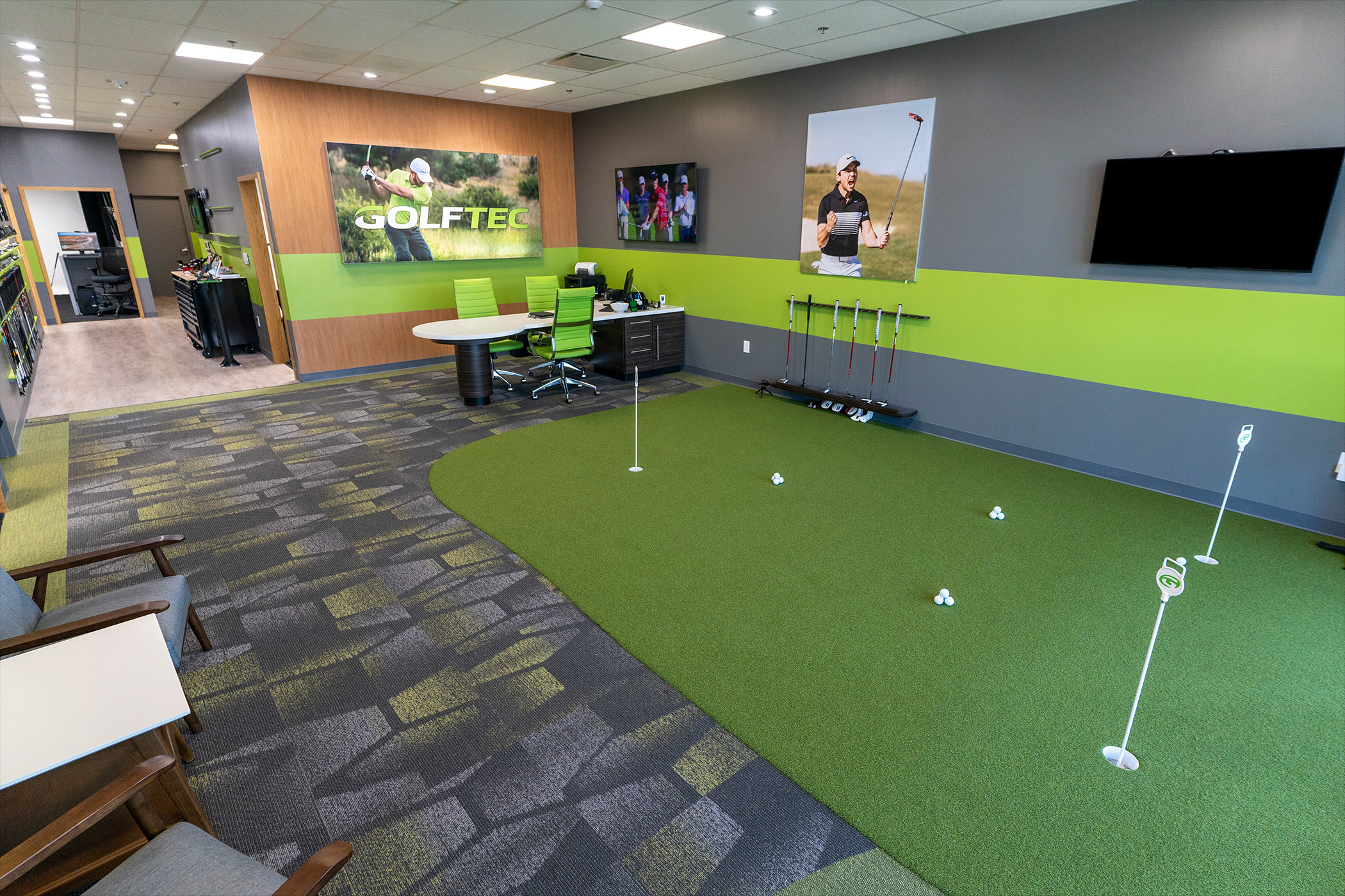 GOLFTEC Interior