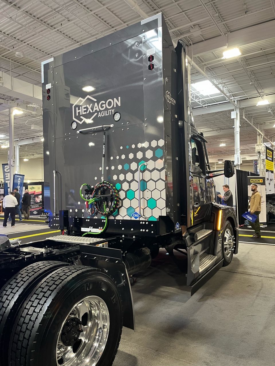 Kenworth T680 natural gas truck with the new X15N engine equipped with Hexagon Agility ProCab 175