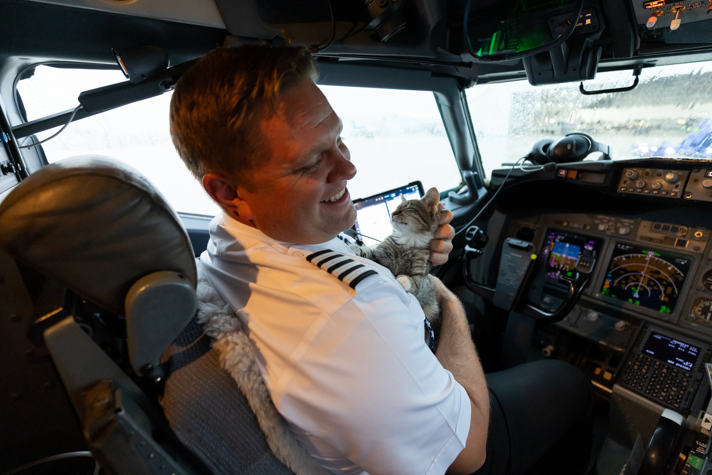 GREATER GOOD CHARITIES PARTNERS WITH SOUTHWEST AIRLINES AND LUCKY DOG ANIMAL RESCUE TO TRANSPORT HUMANITARIAN SUPPLIES TO NORTH CAROLINA AND OPERATE EMERGENCY AIRLIFT OF 145 SHELTER PETS FROM THE SOUTHEAST TO THE MIDWEST