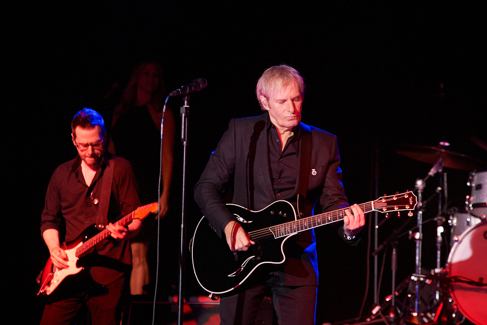 09b michael bolton on guitar[1]