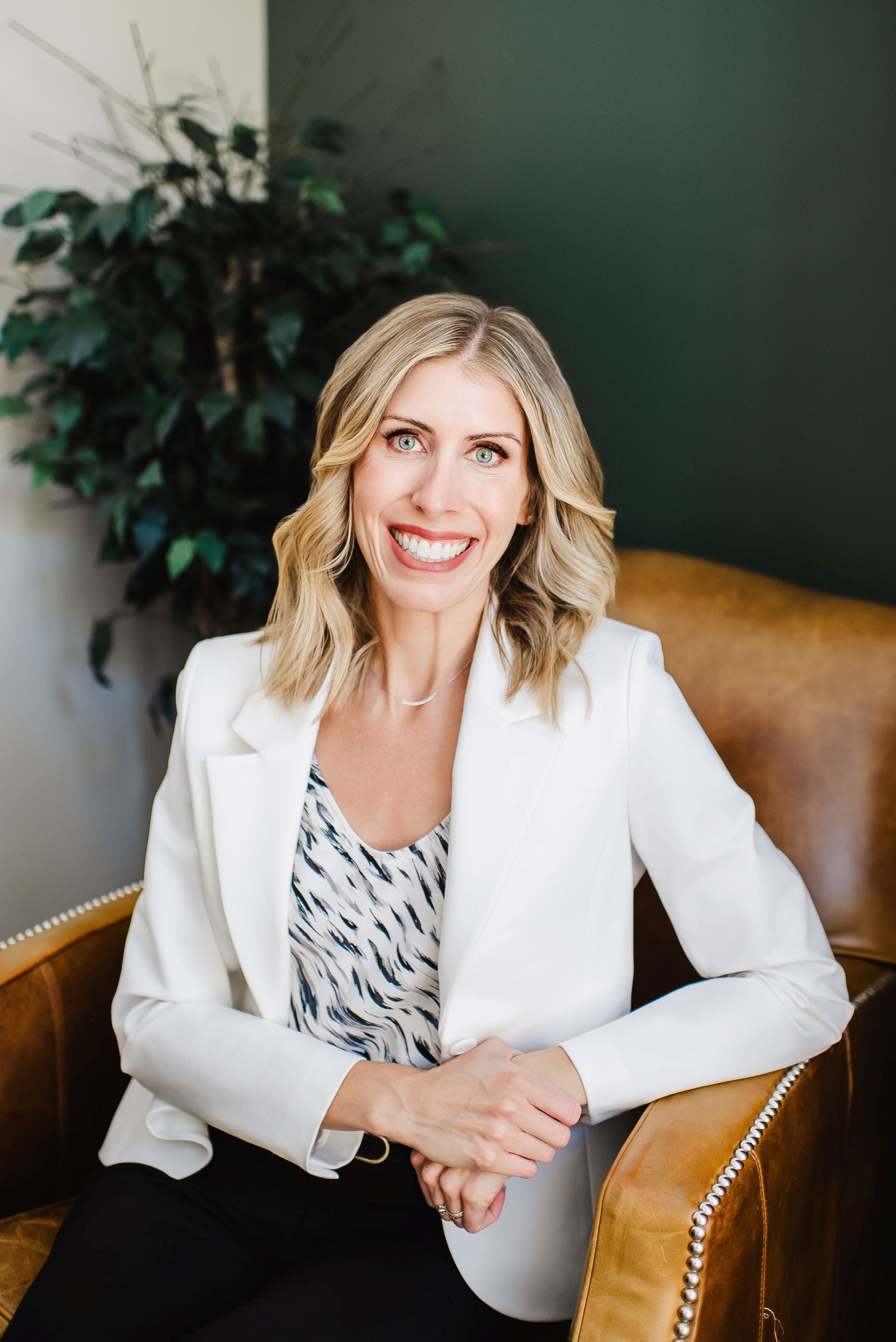 Headshot_Jessica Knurick_