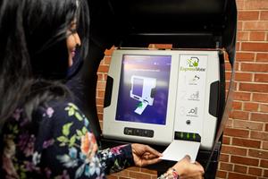 More voters choose new technology