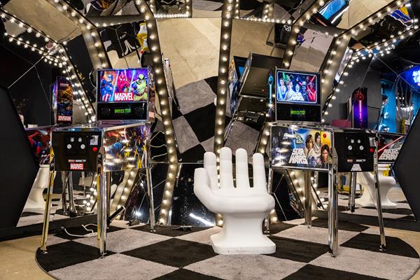 Arcade1Up Showcases Digital Pinball at Showfields
