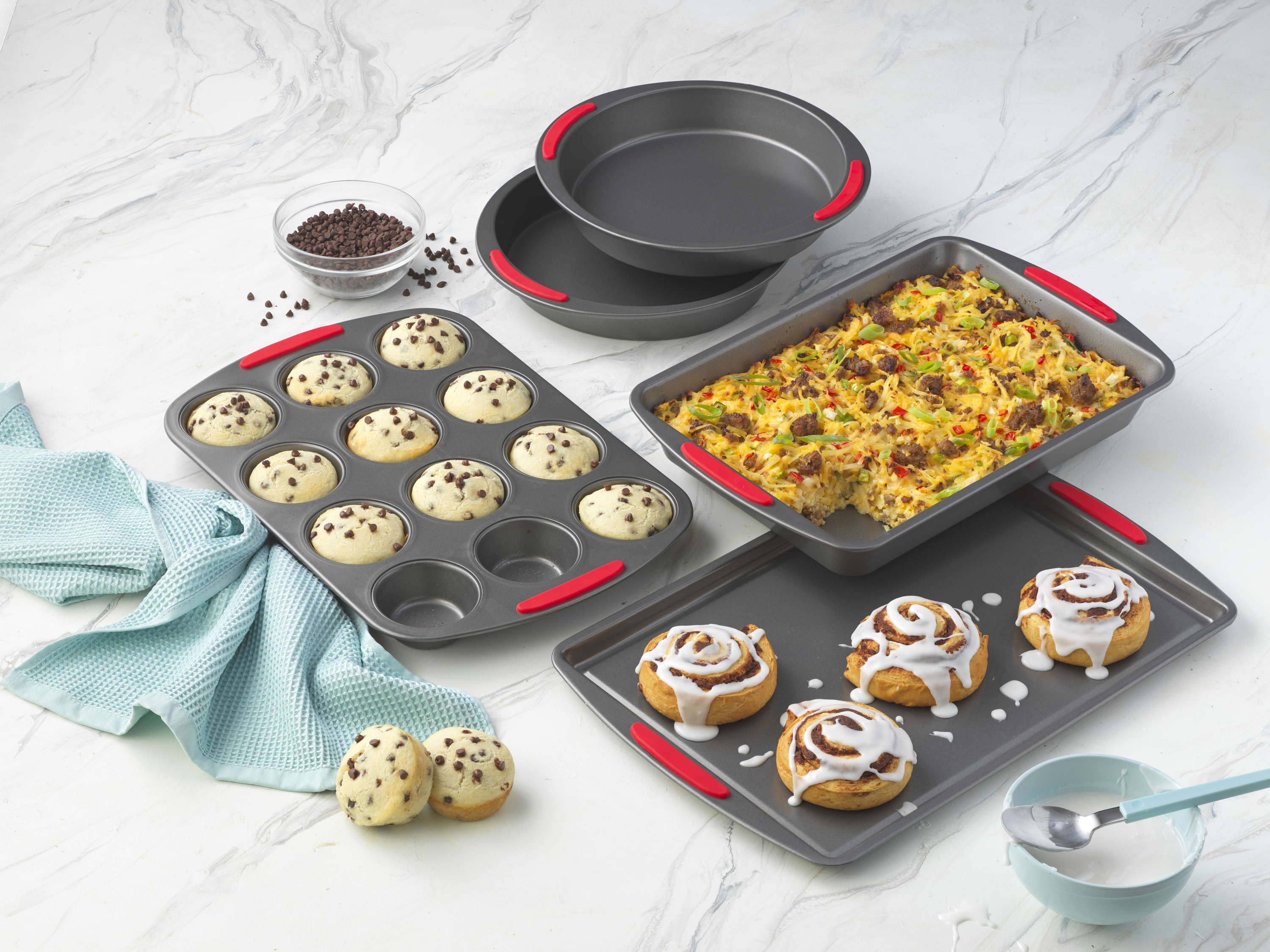 04251_Goodcook_Mega Grip Nonstick Mega Bakeware 5pc Set_Lifestyle 5.jpg[33]