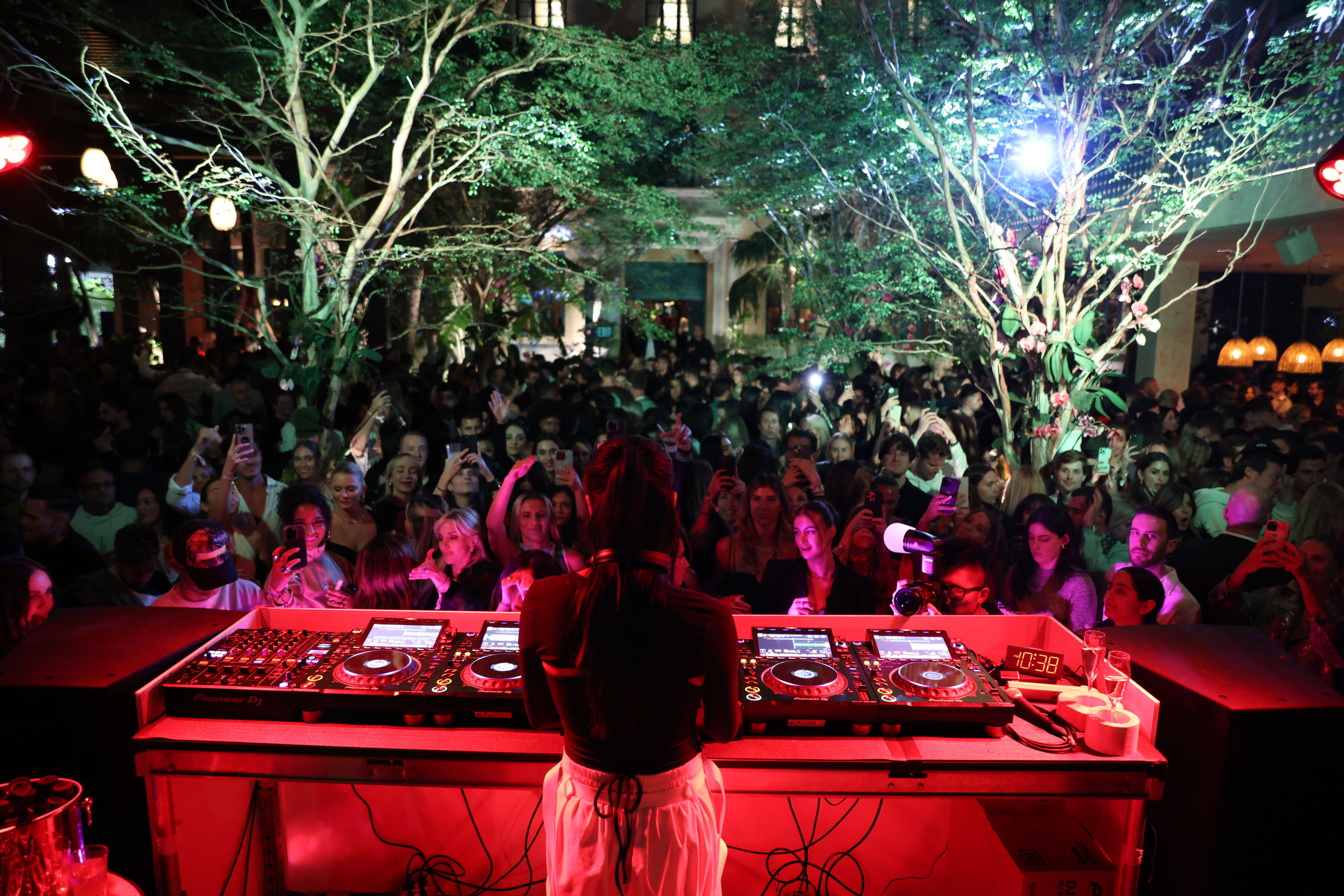 Peggy Gou DJing