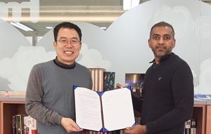 ObEN CEO Nikhil Jain with AfreecaTV CEO Kevin Seo sign deal to utilize ObEN Personal AI tech to build digital influencers for Korea's largest streamin