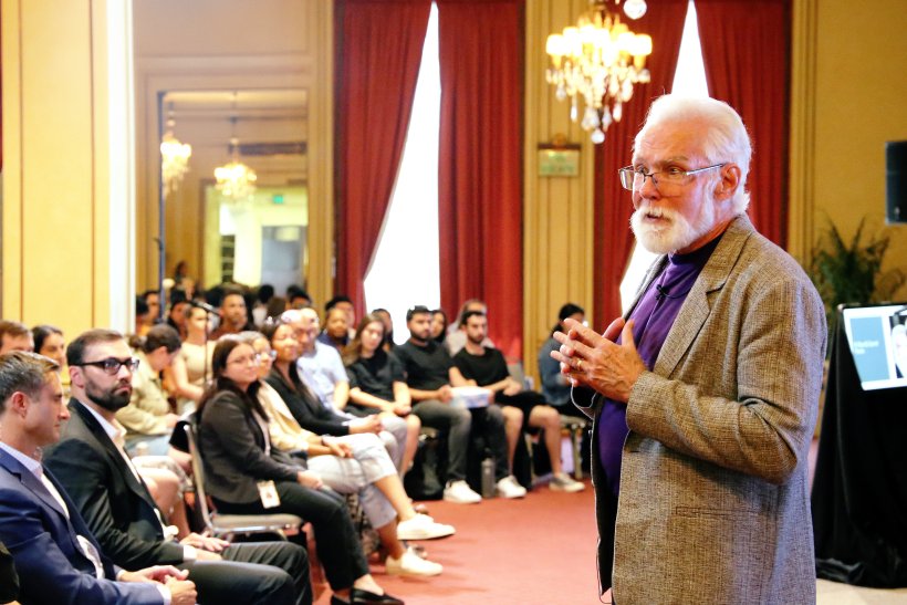 Renowned trial attorney and Southwestern alumnus R. Rex Parris '80 delivers a dynamic presentation on the art and science of persuasion, drawing from his decades of courtroom experience and research.