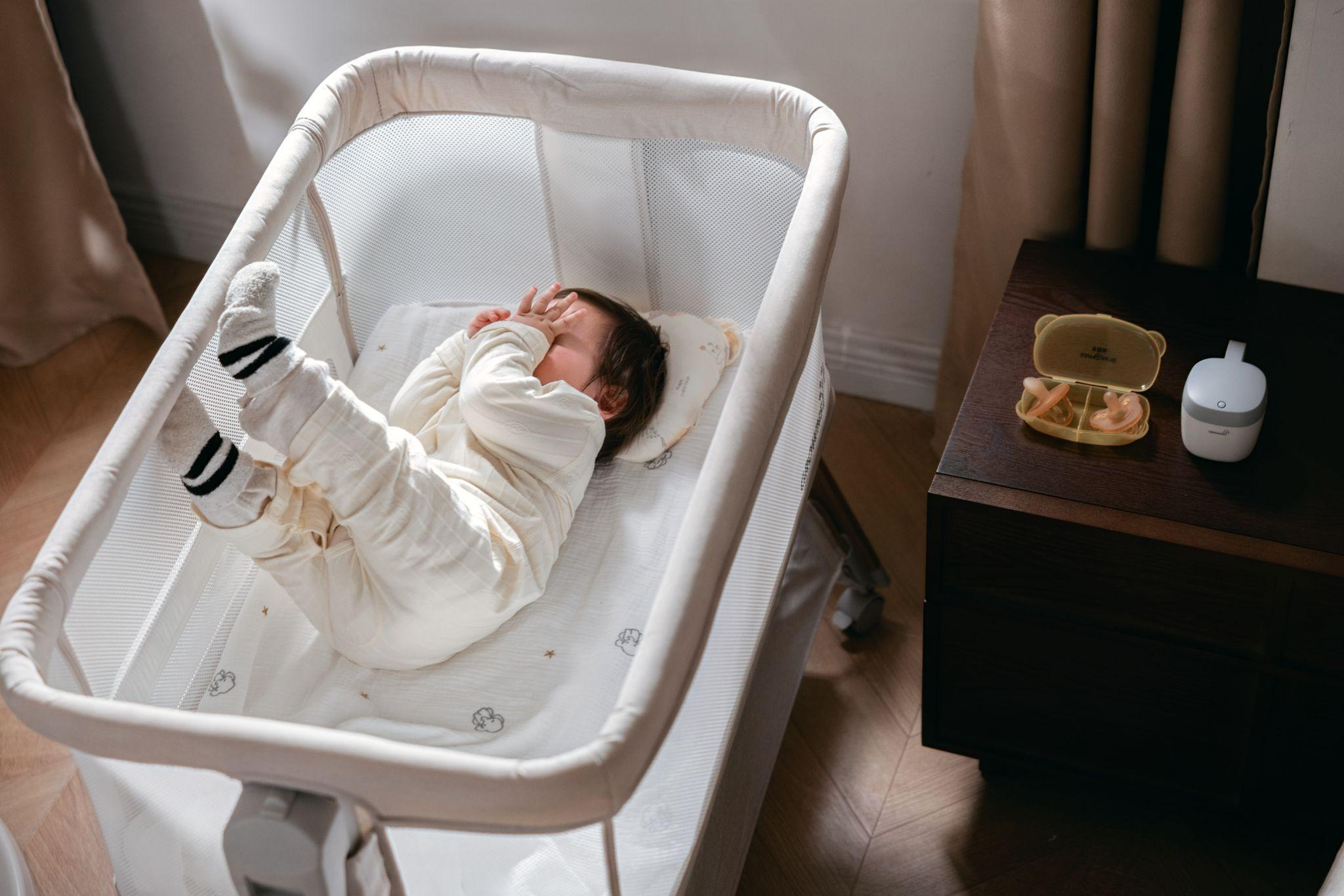 GROWNSY 5-in-1 bedside bassinet
