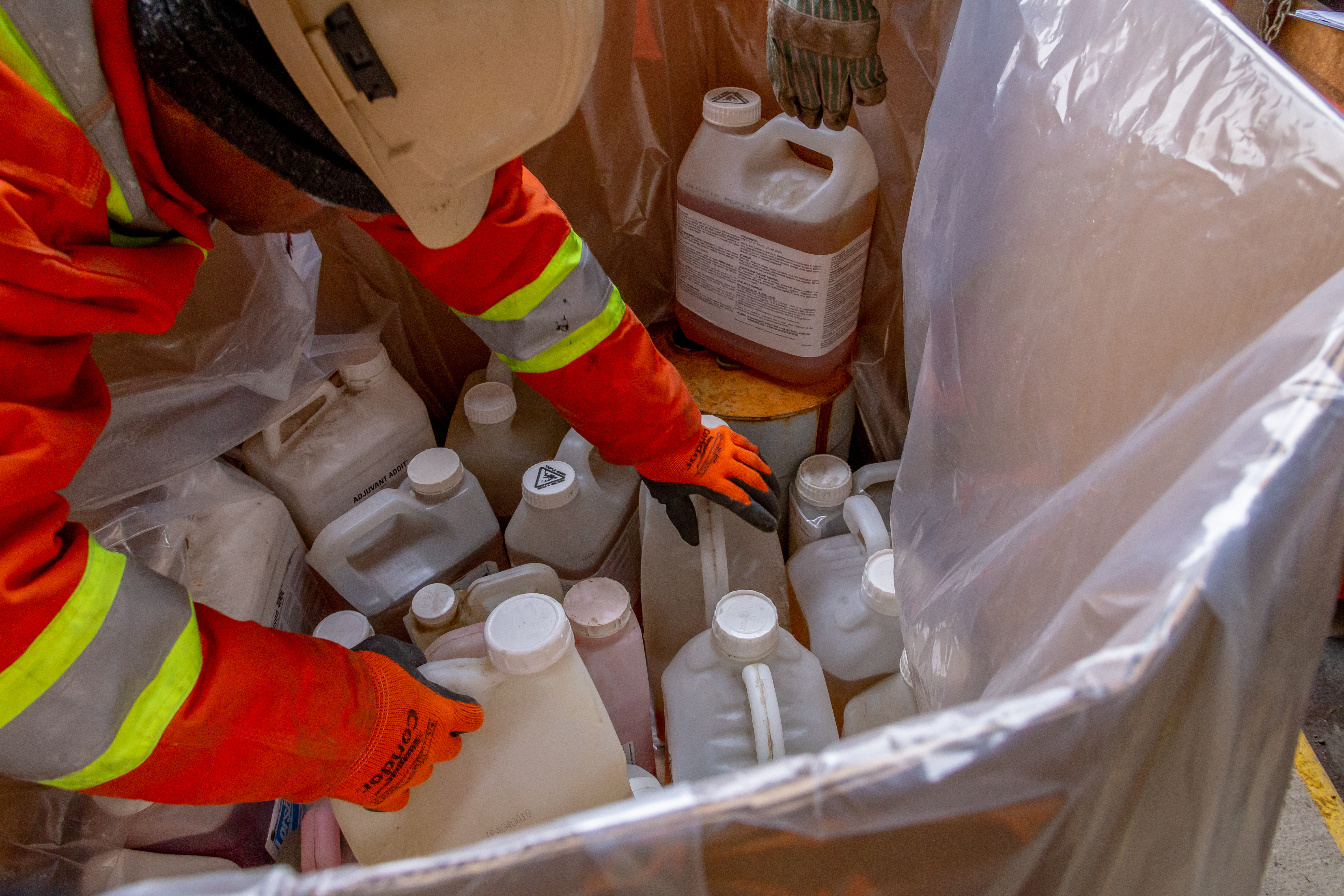 Collectes des produits périmés et ceux dont on ne veut plus (pesticides, médicaments pour bétail et pour chevaux)