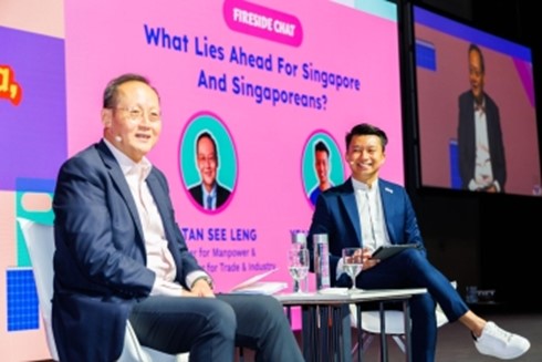 Dr. Tan See Leng, Singapore’s Minister for Manpower and Second Minister for Trade and Industry (left) speaks at Seedly Personal Finance Festival 2024. 