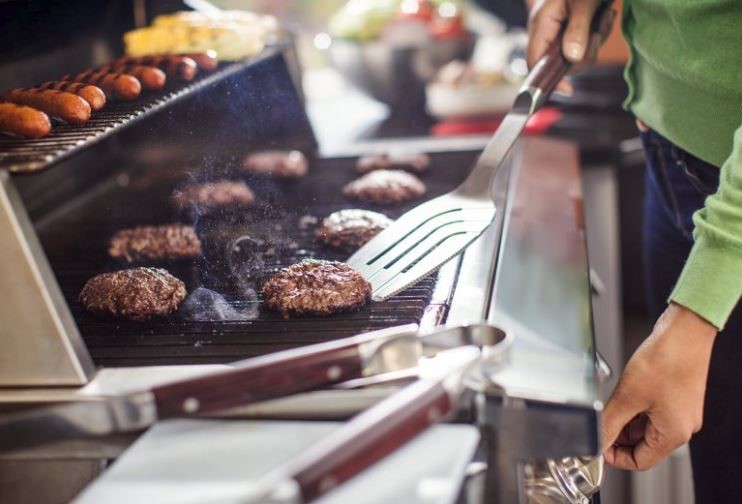 Outdoor grilling with propane_PERC