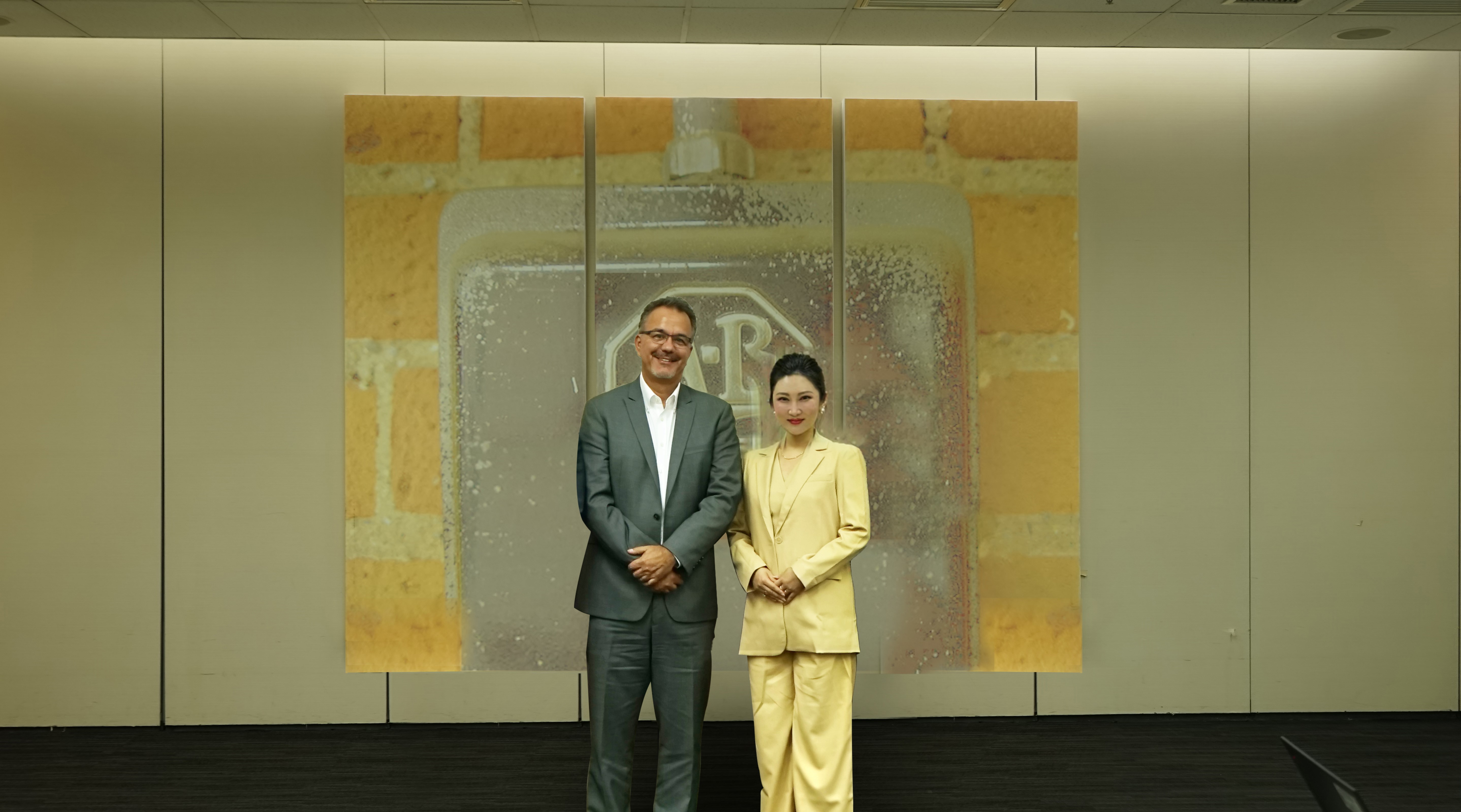 Intercont CEO Muchun Zhu and Rockwell Global VP Scott G