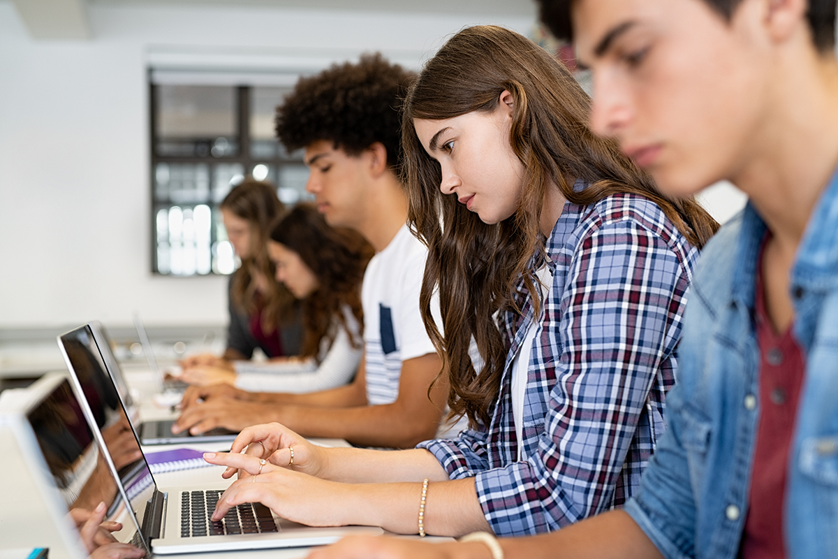 NOUVEAUTÉ l’apprentissage en ligne du programmme de RCR et DEA au secondaire