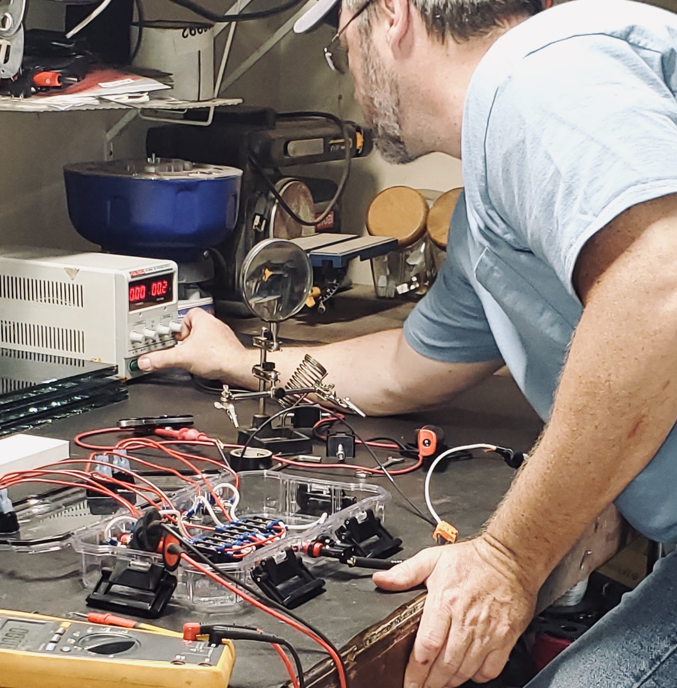 Electricity-Generating Glass Tested in Remote Shop  by SolarWindow Engineer