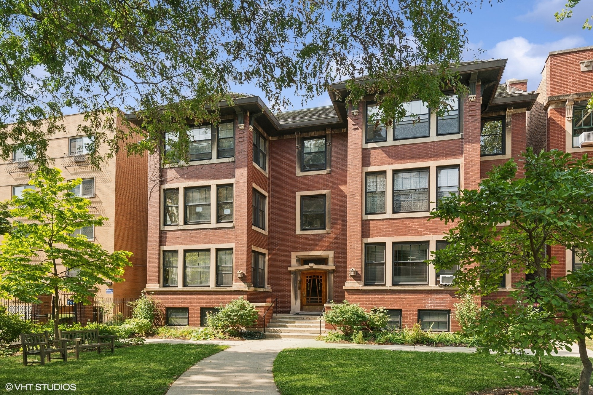 The Chicago condominium that President Barack Obama and First Lady Michelle Obama called home for more than 10 years has hit the market for the first time in almost two decades. 