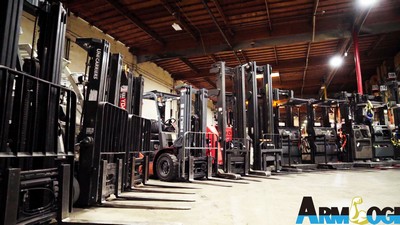 Armlogi’s fleet of electric forklifts enhance energy efficiency and reduce greenhouse gas emissions.