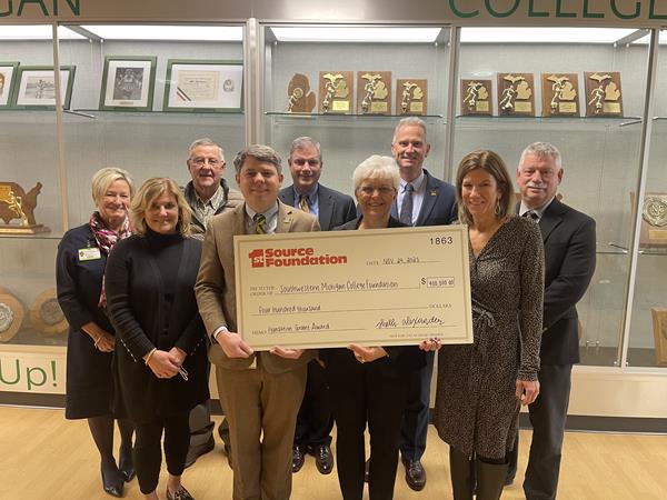 1st Source Bank Presents Ceremonial Check to Southwestern Michigan College