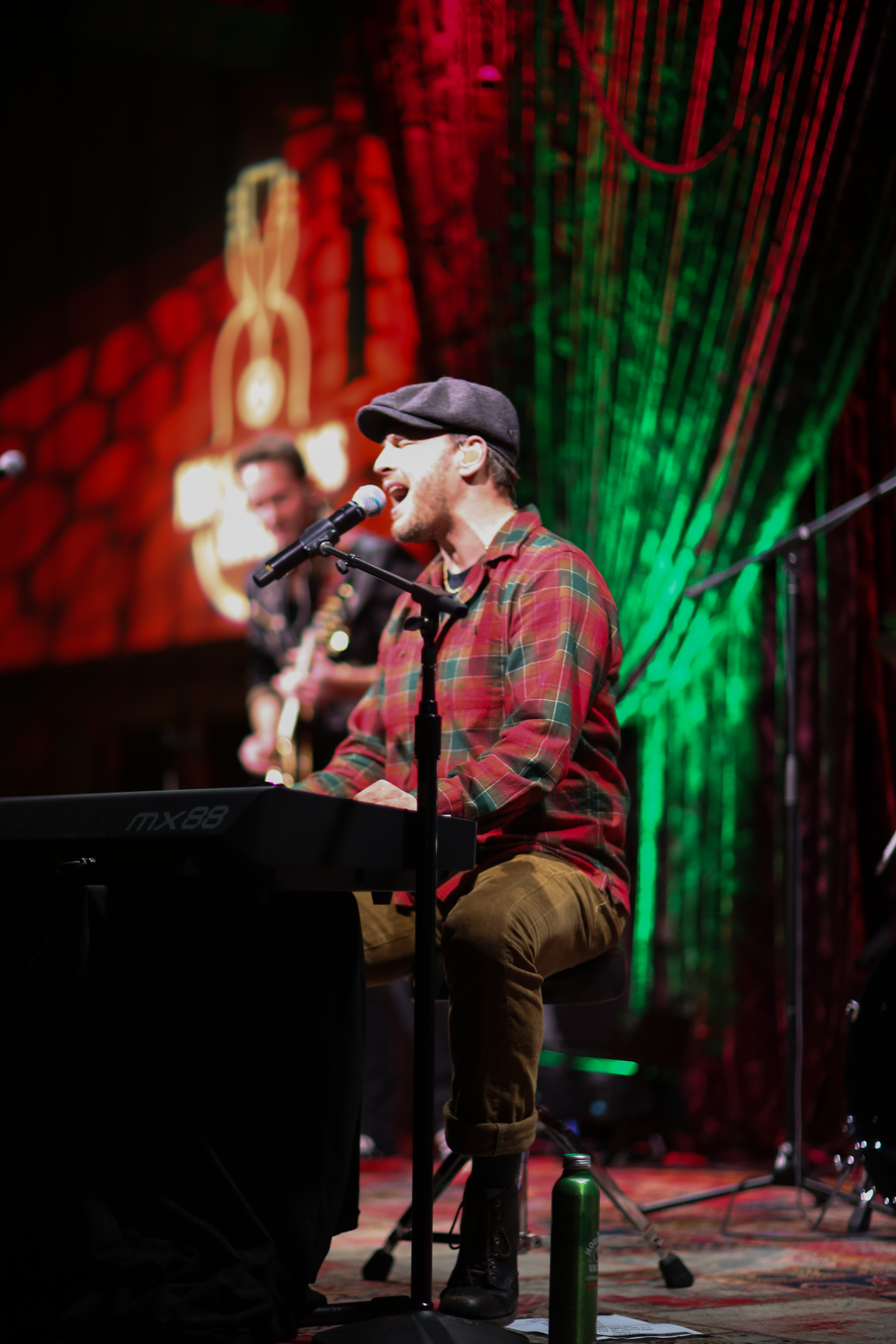 Gavin DeGraw performed for hospital caregivers and staff during an intimate concert at Analog at Hutton Hotel in Nashville as part of Musicians On Call's Hope for the Holidays.