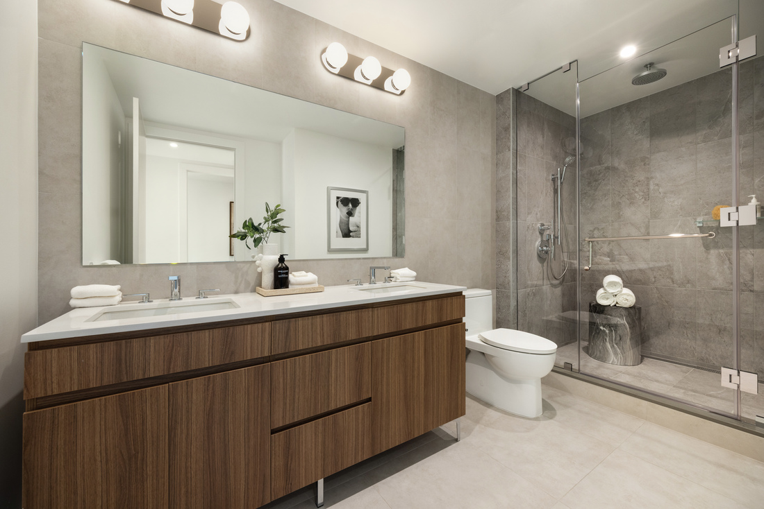 Vista Pointe at Port Imperial by Toll Brothers