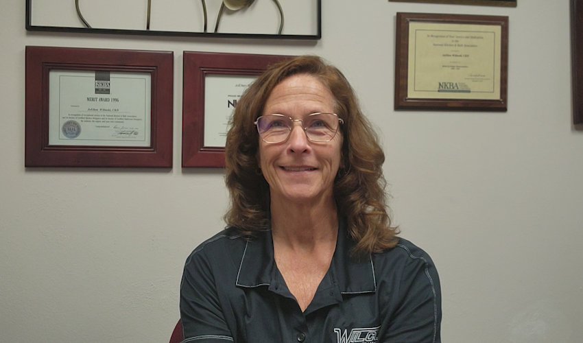 Expert Cabinet Maker JoEllen Wilinski Clarifies the Cost of Custom Cabinets in HelloNation