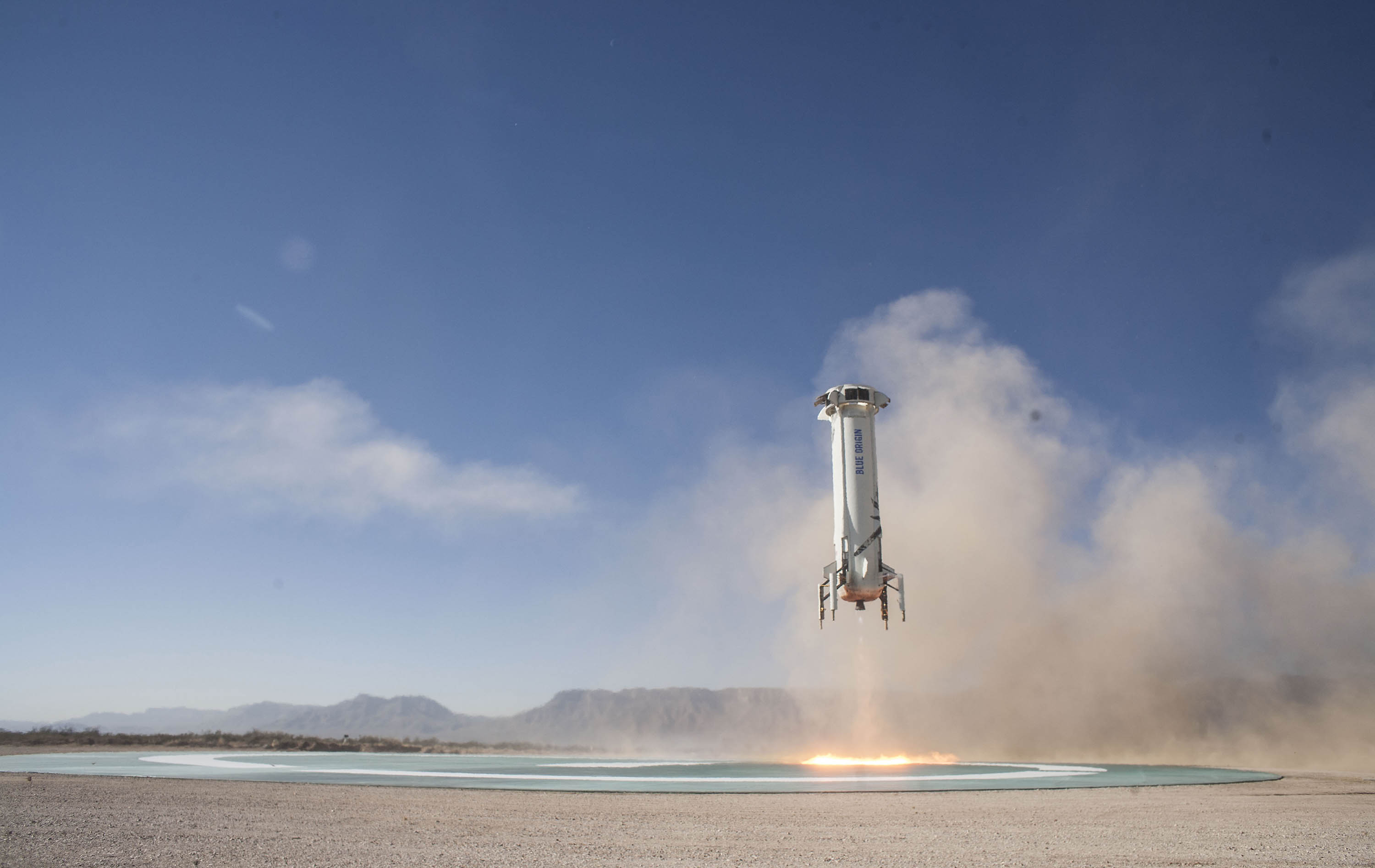 BlueOrigin_NewShepard_M7_BoosterLanding2[2]