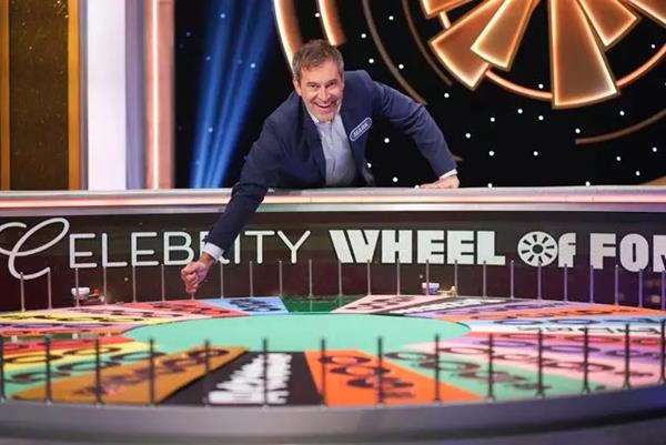 Mark Duplass spins the Wheel of Fortune