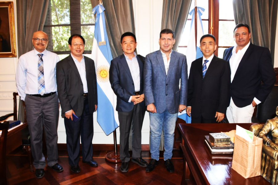 Governor Sergio Casas of La Rioja meets with Ultra Lithium team
