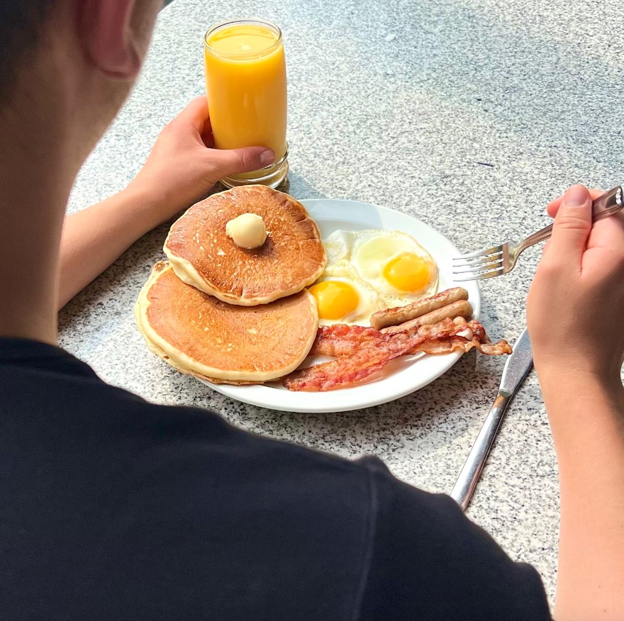 Denny’s Canada is serving up the perfect dish to help spread awareness and end food insecurity in Ontario